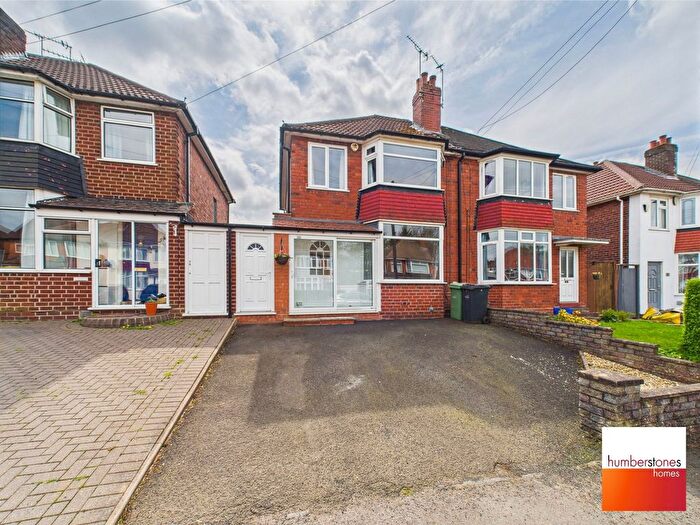 3 Bedroom Semi Detached House For Sale In Westbourne Road, Halesowen, B62