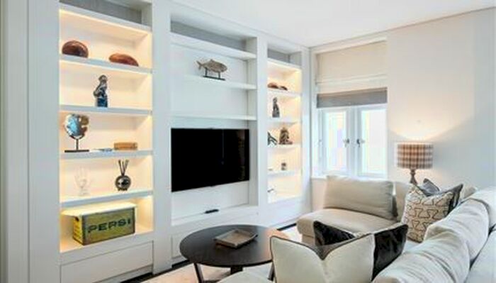 2 Bedroom Flat To Rent In Duke Street, London, W1K