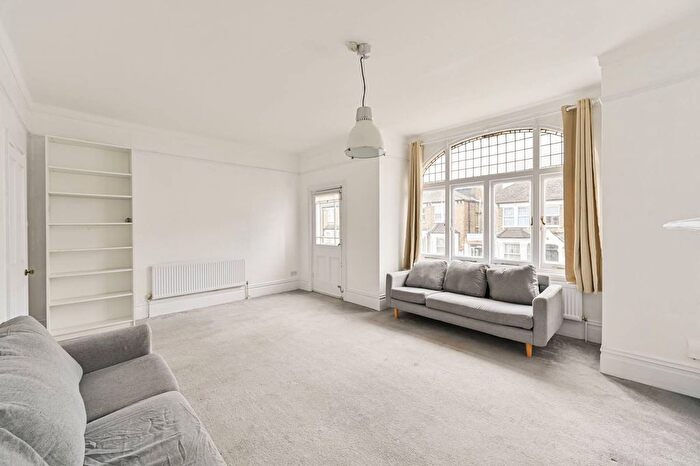 2 Bedroom Flat To Rent In Stanthorpe Road, Streatham, London, SW16