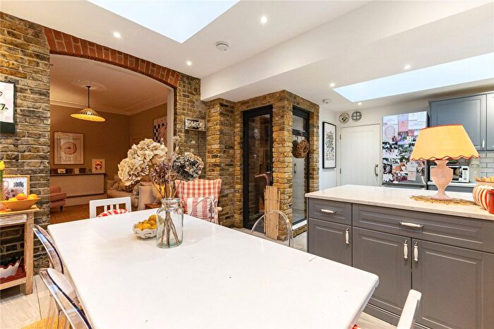 2 Bedroom Flat For Sale In Cromford Road, Putney, London, SW18