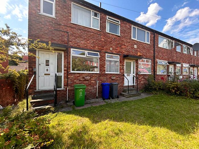 2 Bedroom Flat To Rent In Rochdale Road, Manchester, M9