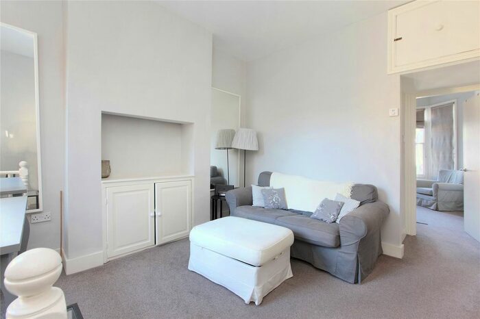 2 Bedroom Terraced House To Rent In Prideaux Road, Clapham, SW9