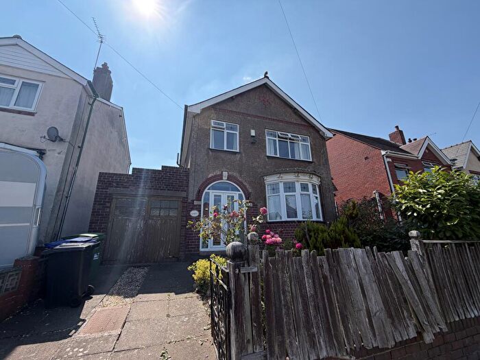 3 Bedroom Semi-Detached House To Rent In Beecher Road, Halesowen, B63