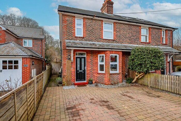 3 Bedroom Semi-Detached House For Sale In Newfield Road, Liss, Hampshire, GU33