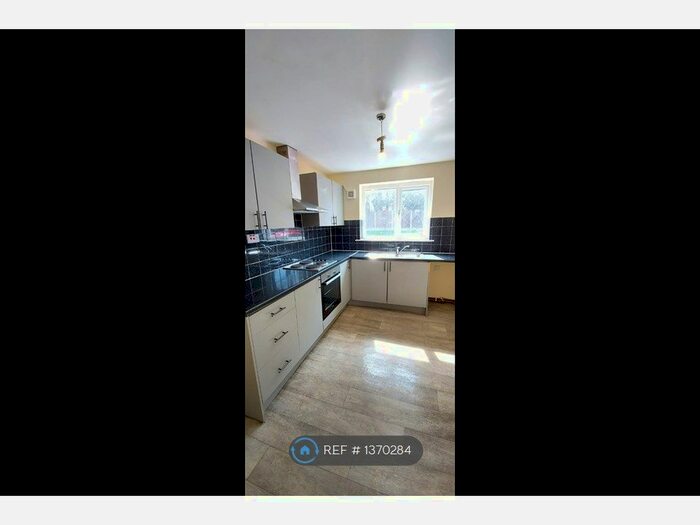2 Bedroom Flat To Rent In Alderwood Avenue, Liverpool, L24