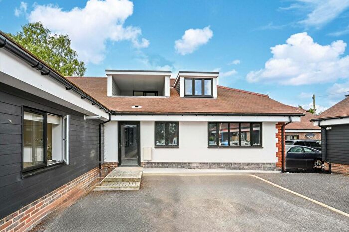 1 Bedroom Flat To Rent In Coronation House, Gomshall, GU5