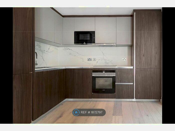 2 Bedroom Flat To Rent In Myers Court, London, SW4