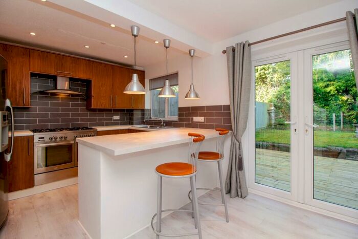 4 Bedroom End Of Terrace House To Rent In Wensum Crescent, Bicester, OX26