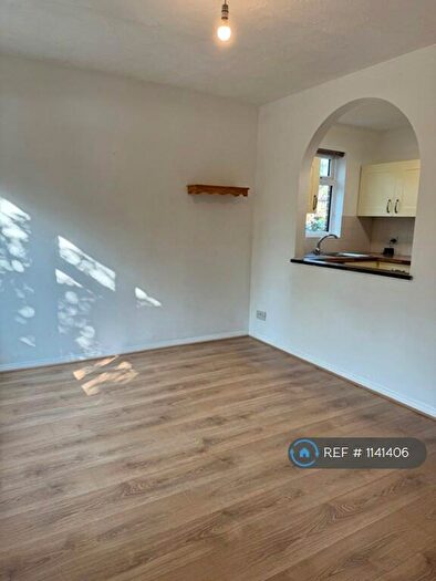 1 Bedroom Flat To Rent In Tintagel Way, Woking, GU22