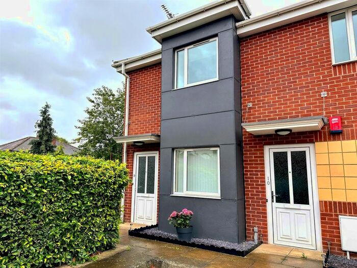 2 Bedroom Flat To Rent In Crankhall Lane, West Bromwich, B71