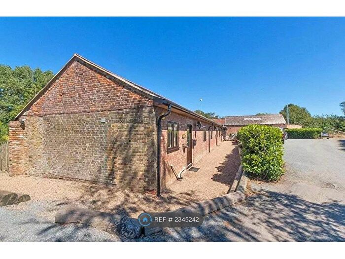 2 Bedroom Bungalow To Rent In Hole Street Farm, Sittingbourne, ME9