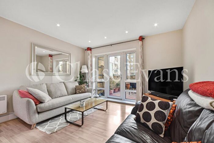 2 Bedroom Flat To Rent In St Davids Square, Isle Of Dogs, London, E14