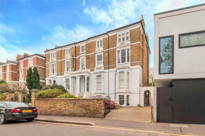 2 Bedroom Flat To Rent In Marlborough Road, Richmond, Surrey, TW10
