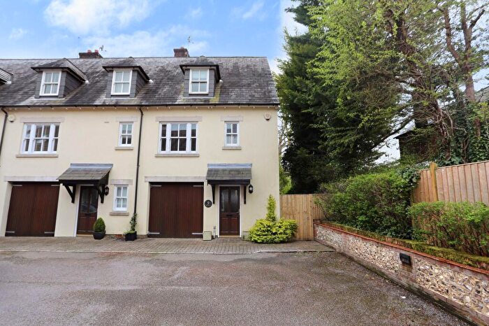 3 Bedroom Town House For Sale In Oxendown, Meonstoke, SO32