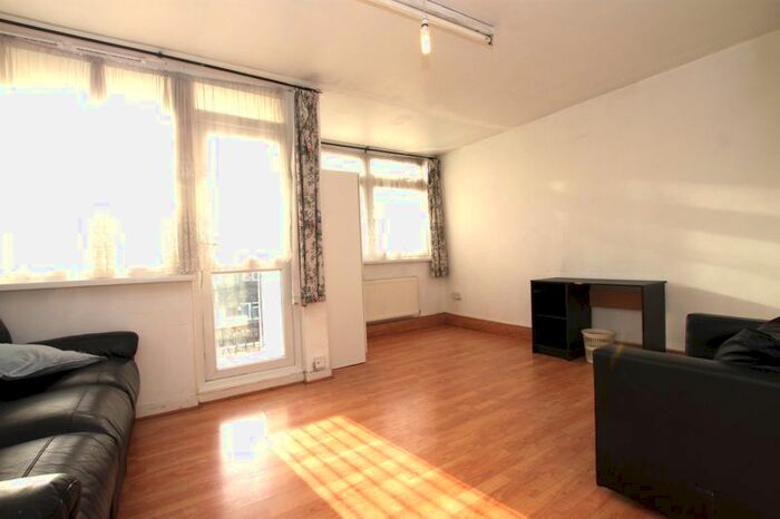 3 Bedroom Flat To Rent In White Horse Lane, London, E1