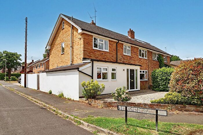 4 Bedroom Semi-Detached House For Sale In Mistletoe Road, Yateley, GU46