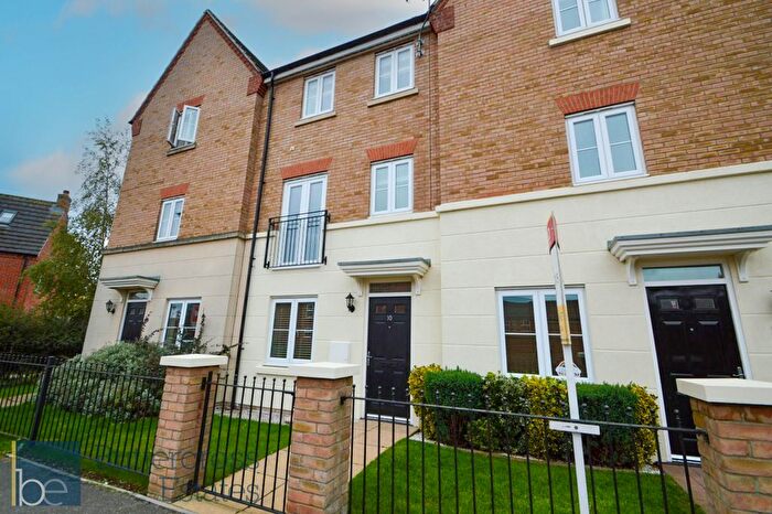 3 Bedroom Town House For Sale In Robins Crescent, Witham St Hughs, LN6