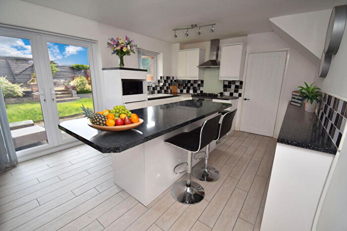 3 Bedroom Detached House For Sale In Gilbeys Close, Wordsley, Stourbridge, DY8