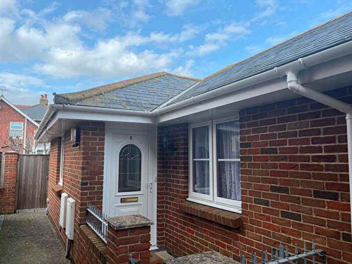 2 Bedroom Bungalow To Rent In Orchardleigh Road, Shanklin, PO37