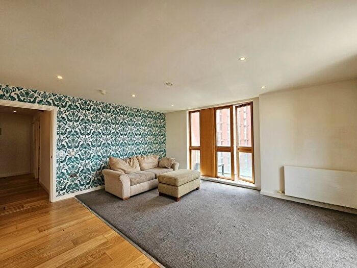 2 Bedroom Apartment To Rent In Watermans Place Wharf Approach Leeds, LS1