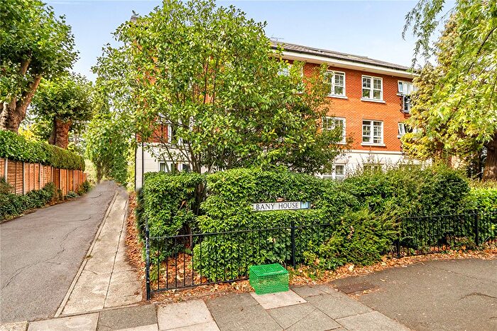 2 Bedroom Flat For Sale In Albany House, Lovelace Road, Surbiton, KT6