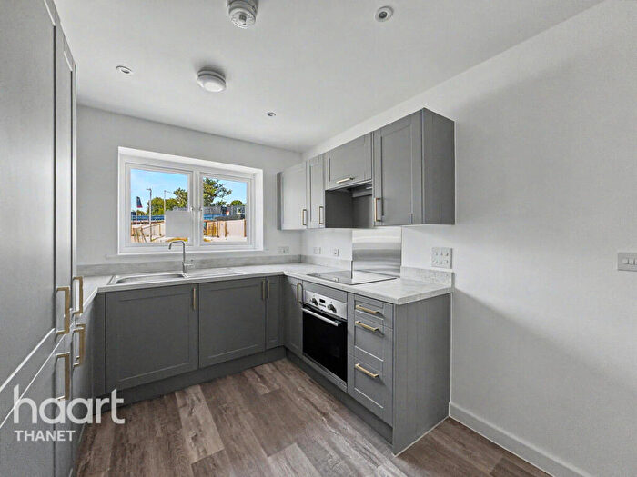 3 Bedroom Semi Detached House For Sale In Birchwood Grove, Margate, CT9