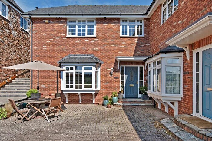 3 Bedroom Semi-detached House For Sale In Lindridge Park, Teignmouth, TQ14