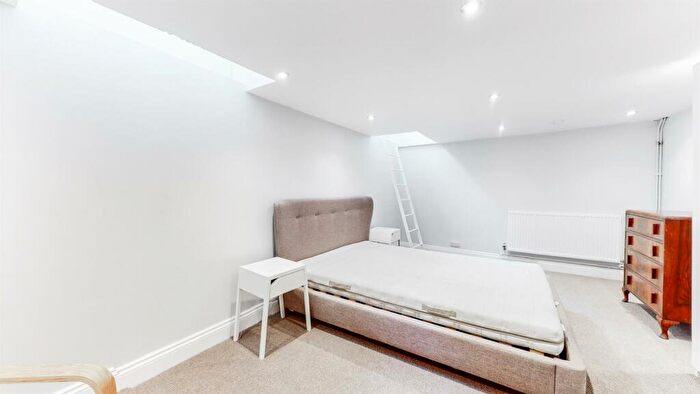2 Bedroom Apartment To Rent In Gosset Street, Bethnal Green, E2