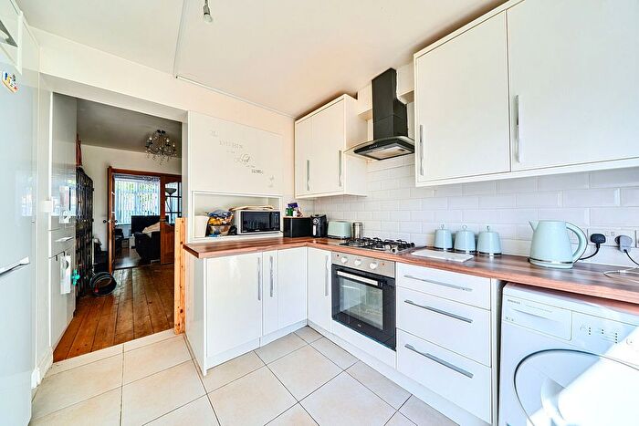 3 Bedroom End Terrace House For Sale In Allenby Road, Greenford, Southall, UB1