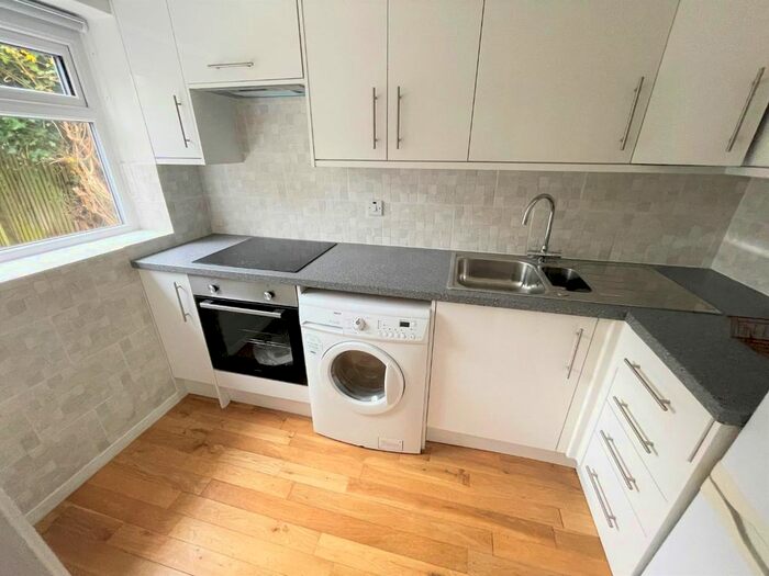 1 Bedroom Flat To Rent In Marion Road, Mill Hill, NW7