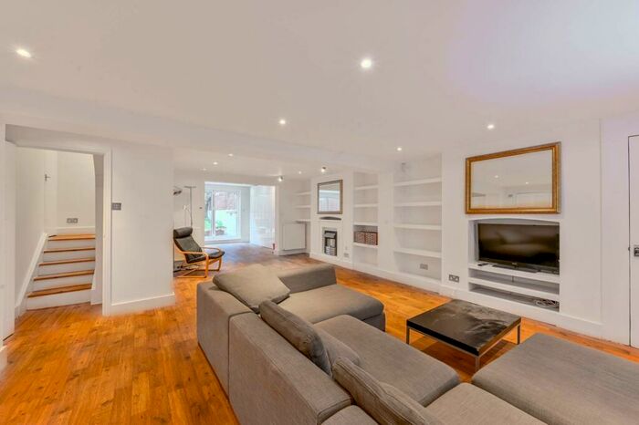 4 Bedroom House To Rent In Shepperton Road, East Canonbury, London, N1