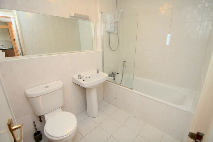 1 Bedroom Flat To Rent In Forsythe Shades, The Avenue, BR3