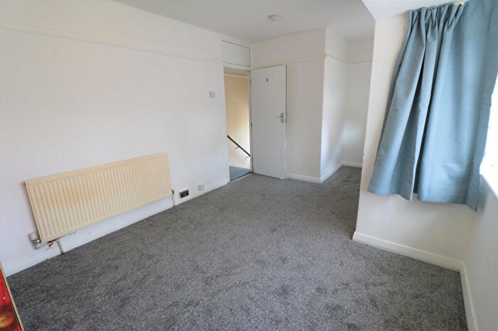 3 Bedroom Semi-Detached House To Rent In North Street, Barking, Essex, IG11