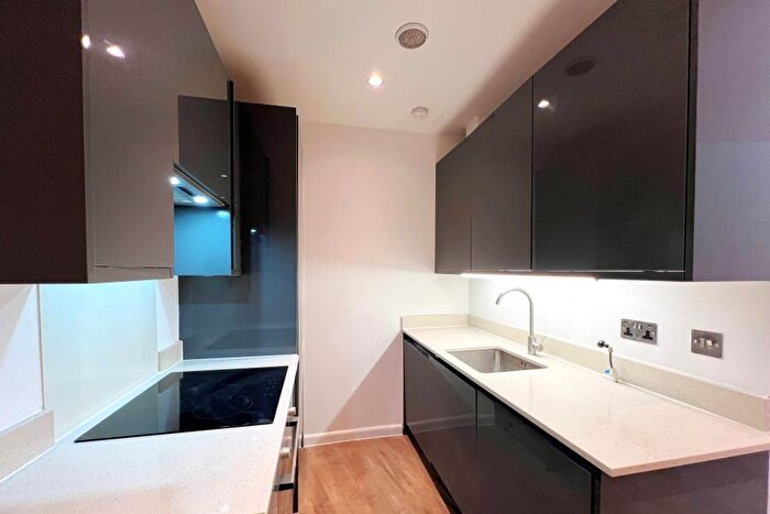 Apartment To Rent In Woking, GU21