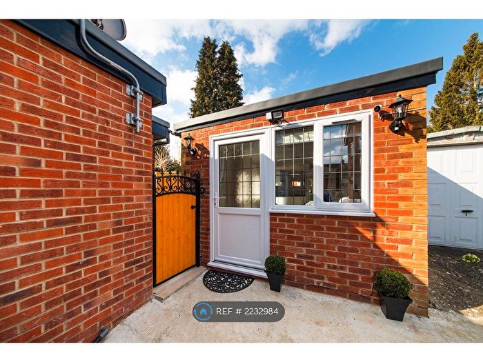 Studio To Rent In Brackendene, Dartford, DA2