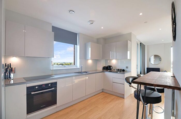 1 Bedroom Flat For Sale In Greyhound Parade, London, SW17