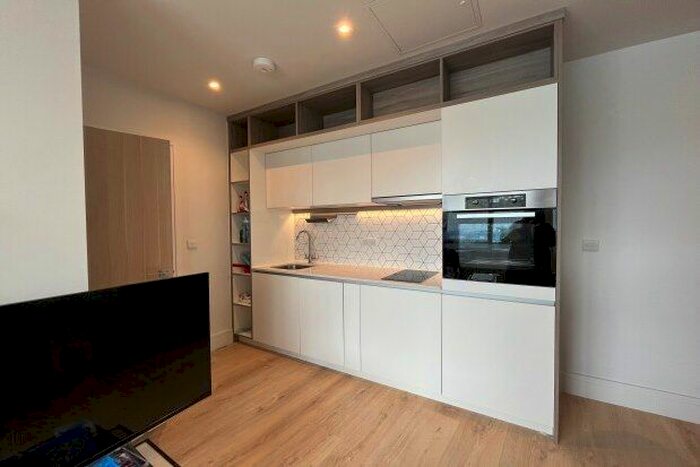 Studio To Rent In Station Road, Addlestone, KT15