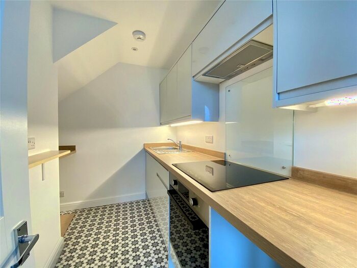 Studio To Rent In Upper Belgrave Road, Bristol, BS8 - Photo 3