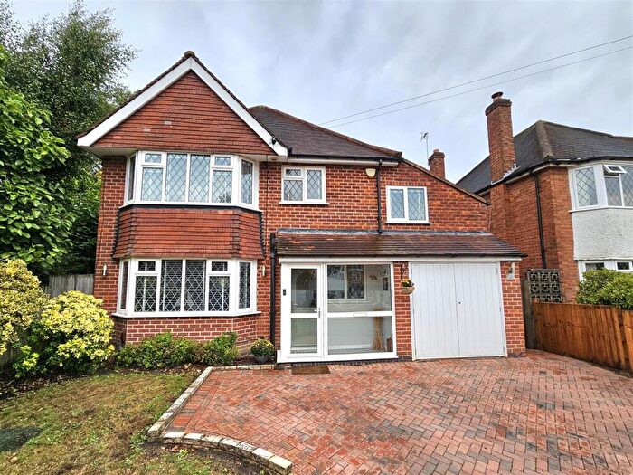 4 Bedroom Detached House For Sale In Hollyfield Avenue, Solihull, B91