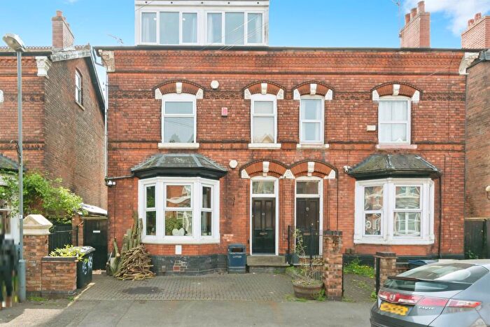 2 Bedroom Flat For Sale In Summerfield Crescent, Birmingham, B16