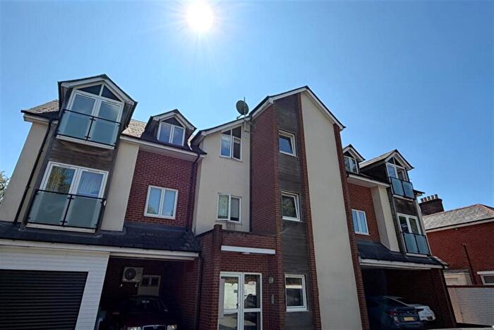 2 Bedroom Flat To Rent In Chandlers Ford, SO53