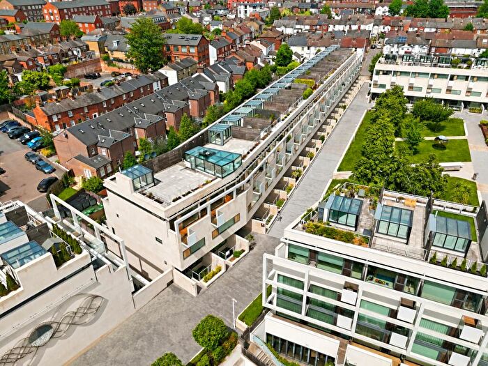2 Bedroom Apartment For Sale In Gabriel Square, St. Albans, Hertfordshire, AL1