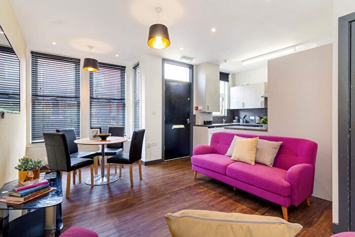 4 Bedroom Terraced House To Rent In Beechwood Terrace, Leeds, West Yorkshire, LS4