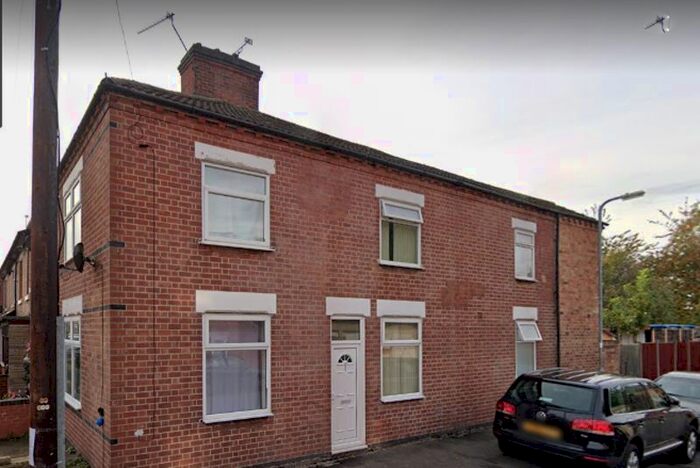 3 Bedroom End Of Terrace House To Rent In South Oak Street, Burton-On-Trent, DE14