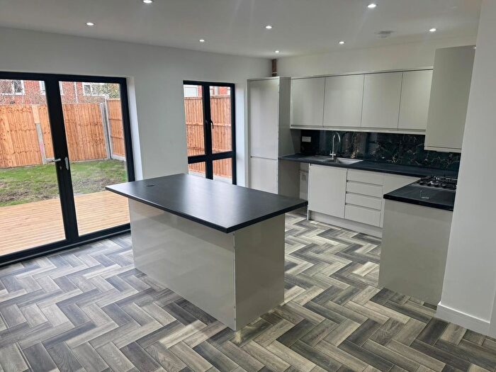 4 Bedroom Terraced House To Rent In Romford, RM5