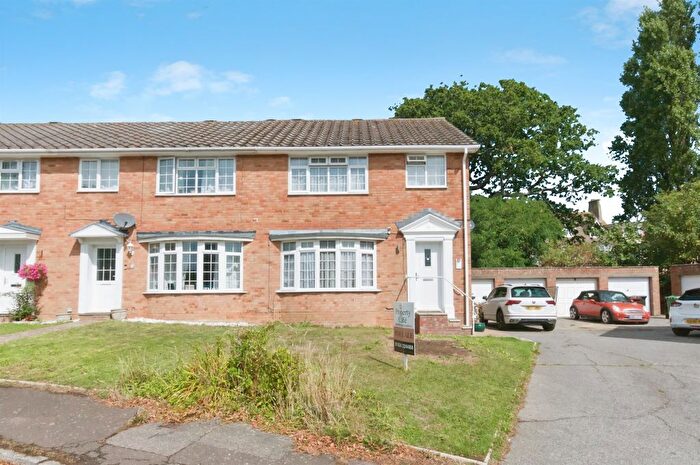 3 Bedroom End Of Terrace House For Sale In Chartres Close, Bexhill-On-Sea, TN40