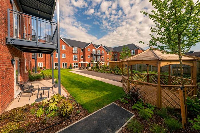 2 Bedroom Apartment For Sale In William House, The Moors Berkshire, RG19