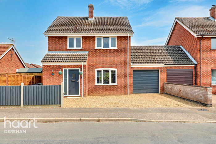 4 Bedroom Link Detached House For Sale In Manor Close, Hockering, NR20