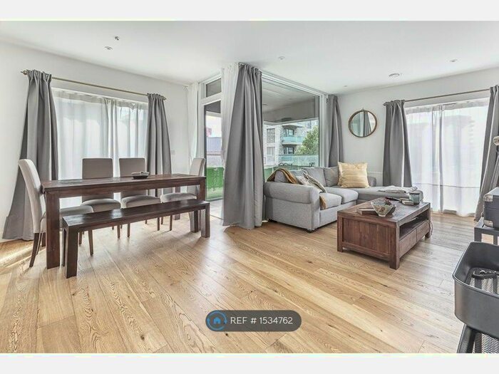 2 Bedroom Flat To Rent In Peartree Way, London, SE10