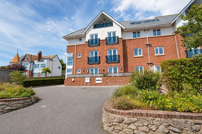 2 Bedroom Flat For Sale In Seabrook Road, Hythe, Kent, CT21